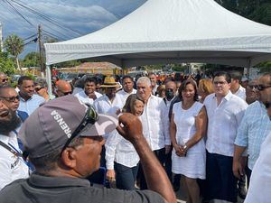 Presidente del PRD inaugura estatua en honor a José Francisco Peña Gómez en Mao provincia Valverde