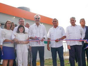 Abinader inaugura primera estación de pesaje de residuos sólidos del país construida por Propeep
 