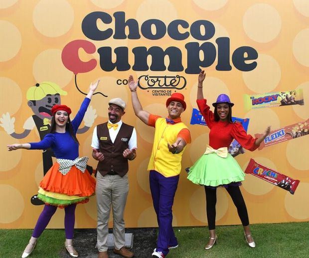 Parte del elenco de animación “Chococumples”. 