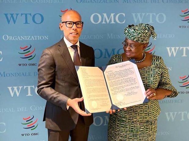 Dr. José R. Sánchez-Fung junto a Dra. Ngozi Okonjo-Iweala.