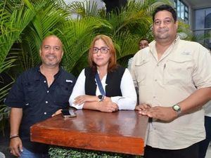 Reinaldo Rosario, Sandra Paulino y Alexis Ortiz.