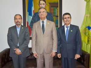 Tribunal Superior Electoral recibe visita del presidente de la Comisión Permanente de Efemérides Patrias