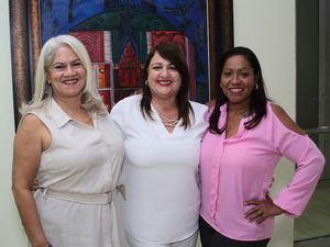 Melina Inoa, Mireya Mendoza y Gladys Vizcaíno.