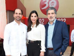 Frank Elías Rainieri, Franchesca Rainieri y Juan Caro.