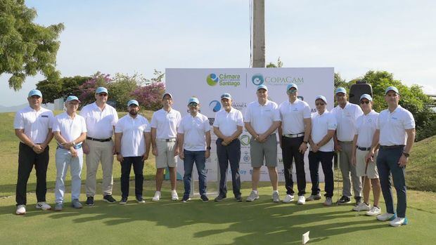 Asistentes de la segunda edición del torneo de golf invitacional para empresas patrocinadoras Copa Cam.