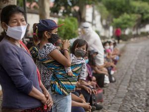 Guatemala obliga de nuevo a la población a usar mascarilla por la covid-19