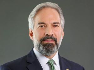 Dennis Simó Álvarez, presidente ejecutivo.
