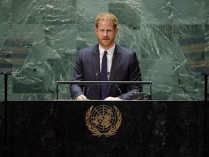 El prí­ncipe Enrique alerta de un "ataque global" a la democracia y libertad