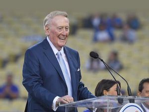 Falleció Vin Scully, legendario narrador de Dodgers