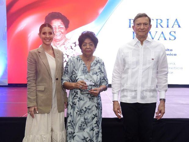 María Alejandra Castillo, Directora de Diplomacia del  (MIREX) Patria Rivas, Presidente Laboratorio Clínico Patria Rivas y Roberto Álvarez, Excelentísimo Señor Canciller Roberto Álvarez. 