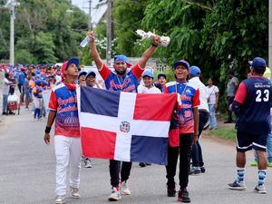 Con la participación de 19 equipos y más de 500 jugadores, quedó inaugurada la primera Copa Infantil de Béisbol “Fundación Refidomsa.