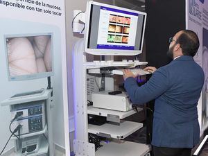 Dr. Pablo Mateo presenta nuevas tecnologías