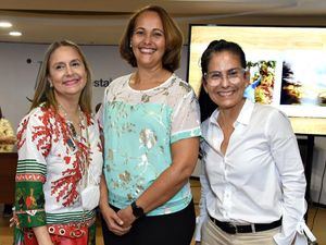 Sharine Álvarez, Navirina Guzmán y Tanya Mejía Ricart.