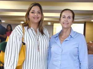 Marjorie Castillo Tezanos y Nuria Gurpegui de Piniella.