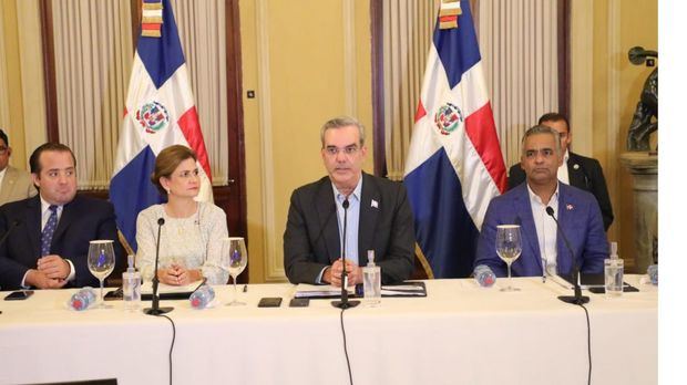 Gobierno garantiza está preparado ante eventual paso de tormenta Fiona