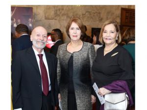  Eduardo Villanueva, Carmen Heredia y Liliana Díaz.