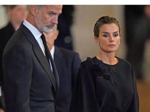 Felipe VI y Doña Letizia en Londres para el funeral de Isabel II. No han coincidido públicamente con el rey emérito, Juan Carlos I.