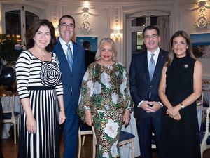 Theresa Sullivan, Juan Manuel Martín de Oliva, Rosa Hernández de Grullón, Christopher Paniagua y Sandra Bisonó de Paniagua.