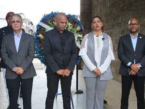 Adompretur celebra 45 aniversario con ofrenda floral en Altar de la Patria