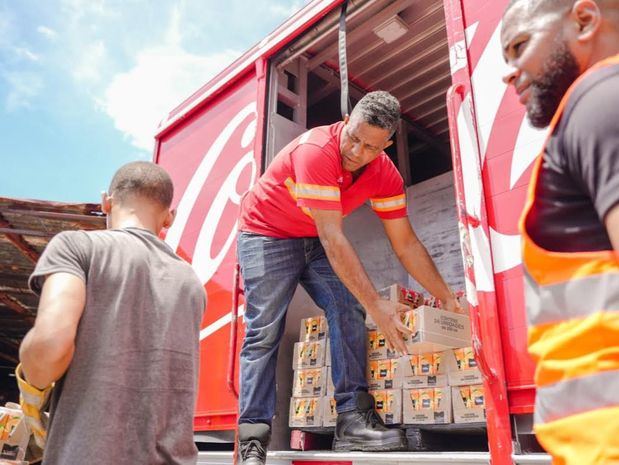 El Sistema Coca-Cola dona a los afectados por el huracán Fiona