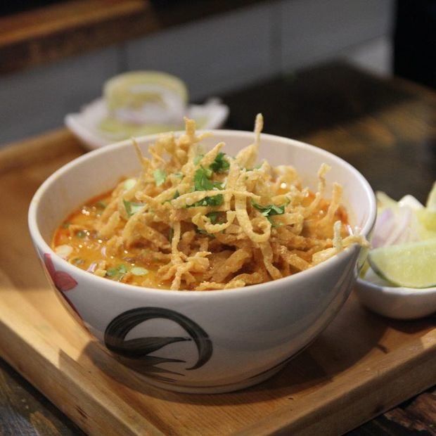 Un tradicional puchero del norte de Tailandia, conocido como 'khao soi'.