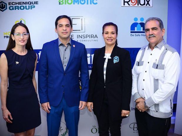 Mariel Acuña, Alberto Bogaert, Ana María Ramos y Arturo Espinal.