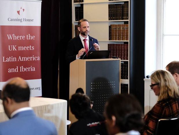 Daniel Peña, subdirector de Tecnología de la DGA durante su ponencia en Londres.