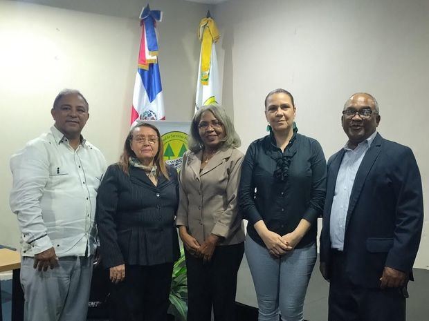 Aurelio Henríquez, Catalina Alcántara, Francisca Ramírez, Jenny Ríos y Olivo de León.