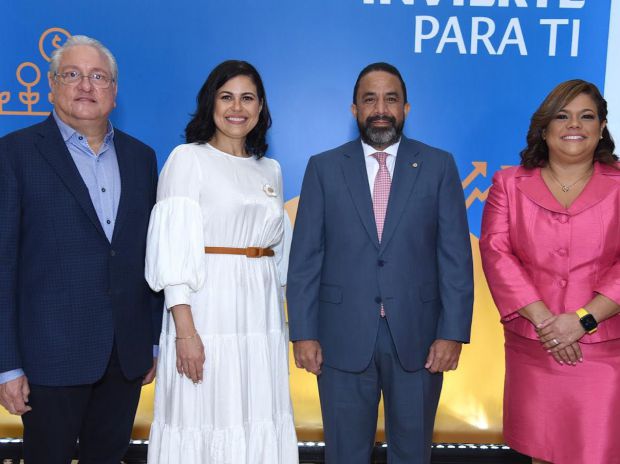 Miguel Lama, Cayra Bencosme, Irving Muñiz Céspedes .y Claudia Brito 