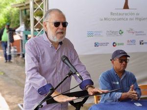 Ministro Miguel Ceara Hatton durante sus palabras.