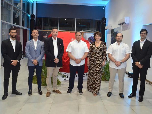 Gianfranco Cavagliano, Christian Tactuk, Samuel Marra, Darío Lama, Karla Lama, José Eduardo Lama y Gianni Cavagliano.
 