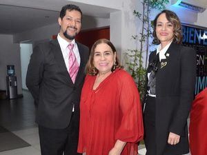 Jacobo De León, Mirna Pimentel y Cindy Terrero.