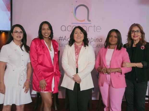 Dra. Ircania García, Dra. Ornelia Cordero, Emelyn Baldera, presidente de Acroarte, Millizen Uribe y Olga Lara.