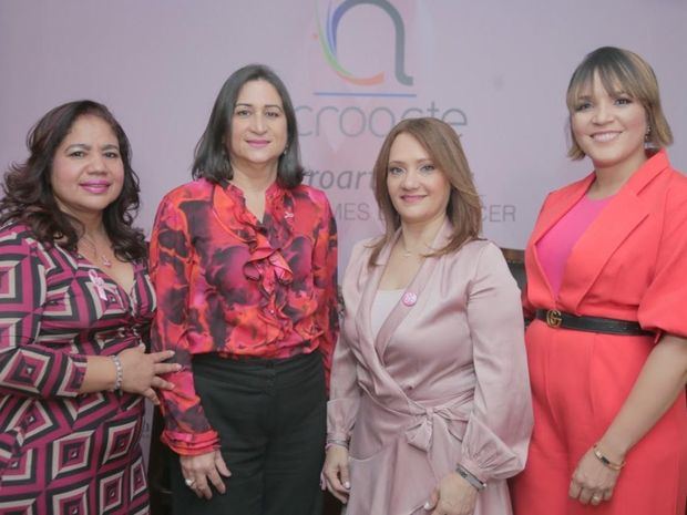 Tania Siri, Norka Díaz, Ana Iris Rodrígez y Gina Méndez.