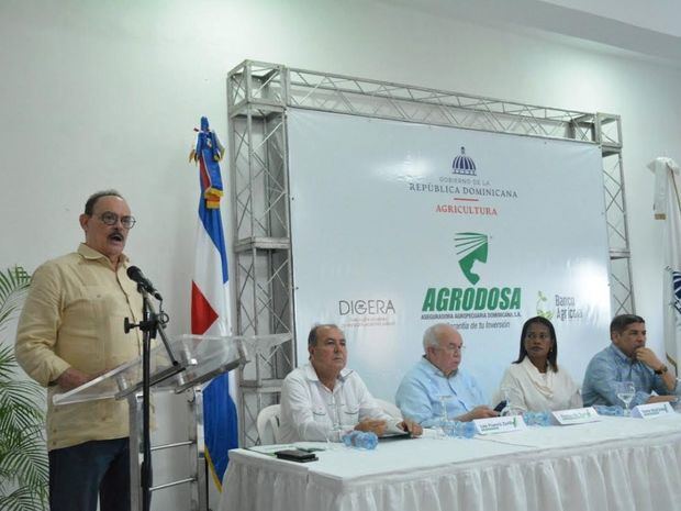 El gerente general de AGRODOSA, ingeniero José Fabelo.
