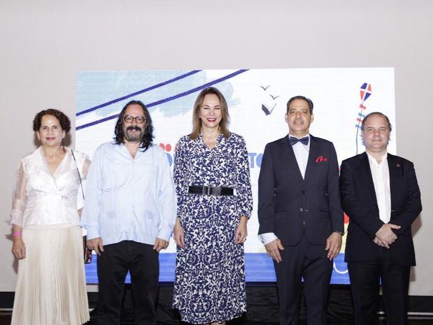 Ángela Hernández, Mario Bojórquez, Milagros Germán, Pastor de Moya y Joan Ferrer.