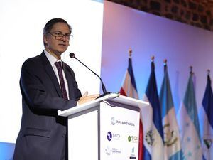 Carlos Felipe Jaramillo vicepresidente LAC Banco Mundial.