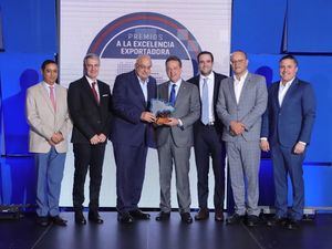 PLASTIFAR recibe reconocimiento en Premios a la Excelencia Exportadora 2022