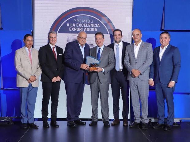 José Mella, Loannis Moutafis, Ing. Alejandro Farach, Víctor Bisonó, Alejandro Farach Olavarriaga, Ulises Rodríguez, Jean Louis Rodríguez.