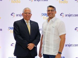 Pagatodo y Arajet firman alianza para habilitar pagos en efectivo de boletos aéreos