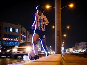 Una posición enorme-arriba muestra describir Cristiano Ronaldo de Portugal en una calle en Al Wakra, Doha, Qatar, 19 noviembre 2022. 