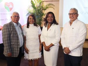 Manuel Almánzar, Isabel Reynoso, Amarilys Duran y Jorge Peláez.