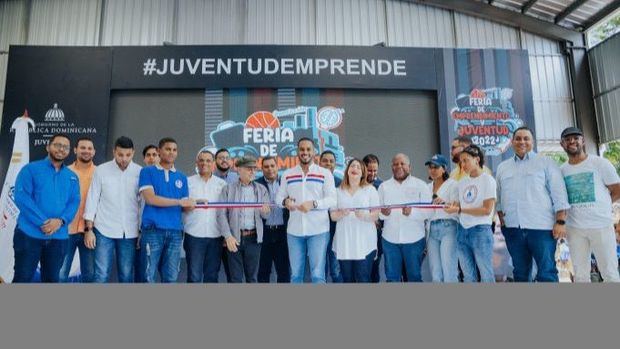 Mujeres se empoderan en Feria de Emprendimiento y Juventud de Santo Domingo Este.