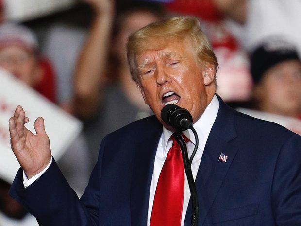 Fotografía de archivo en la que se registró al expresidnete de Estados Unidos Donald Trump, durante un acto proselitista, en Youngstown, Ohio, EE.UU.