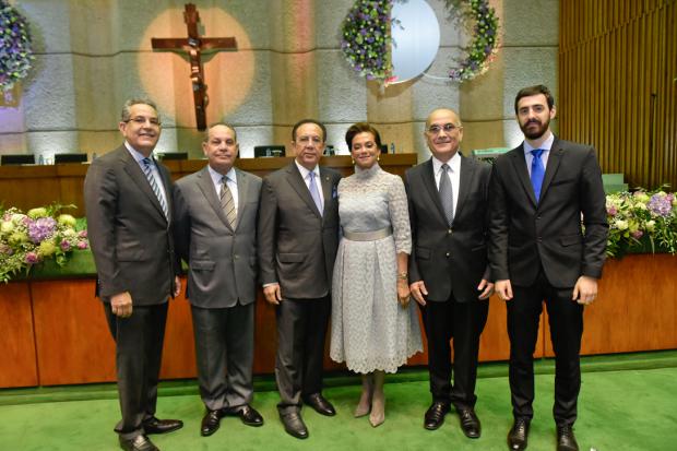 Ricardo Valdez, Jacobo Valdez, Héctor Valdez Albizu, Fior D’Aliza Martínez de Valdez, José Eduardo Valdez e Iván Malagueta. 