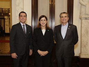 Microempresas promovidas por la FDD reciben reconocimiento regional