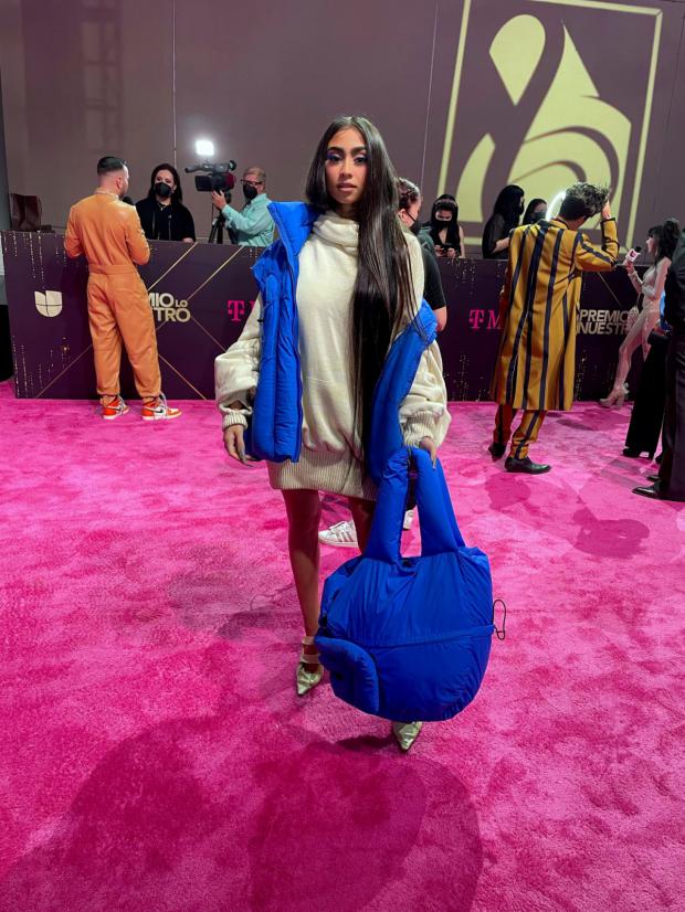 La cantante chileno-estadounidense Paloma Mami fue registrada este jueves al posar, a su llegada a la ceremonia de entrega de los Premios Lo Nuestro 2021, en el American Airlines Arena de Miami (Florida, EE.UU.). 