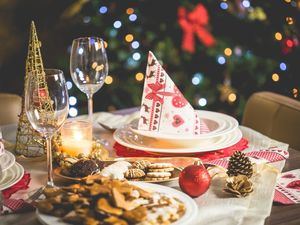  
En Navidad es aconsejable equilibrar las porciones y combinaciones de alimentos