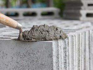 Inminente alza en el precio del cemento, subiría $30 por funda.