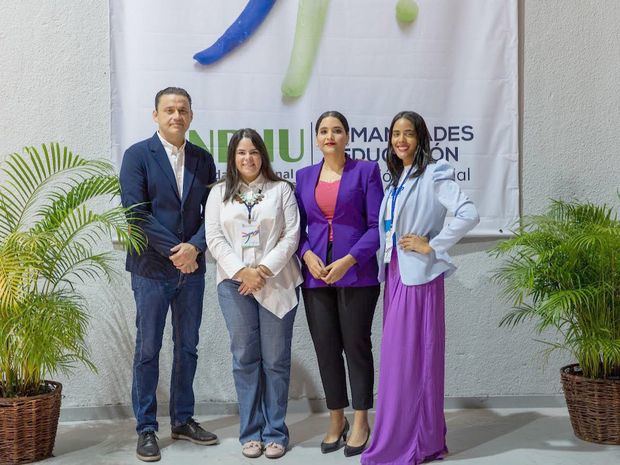 Carlos Dayeh, Laura Pérez, Egdalia Matos y Francina Paniagua.